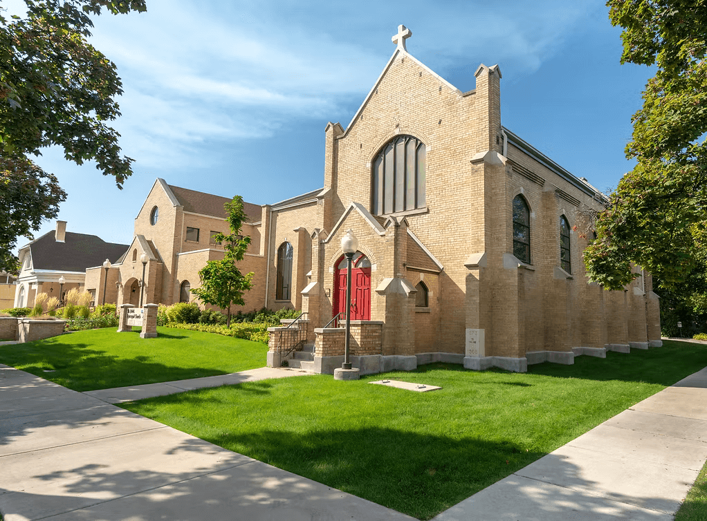 What to Expect on Your First Sunday at an Episcopal Church